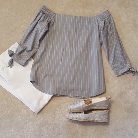 Banana Republic Tops - BANANA REPUBLIC GRAY/WHITE STRIPED OFF SHOULDER TO